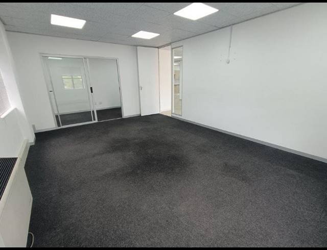 BUSINESS PROPERTY TO RENT IN SUNNINGHILL